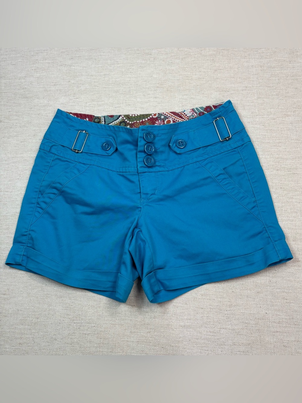 Copper Key Junior girl size 3 chino Shorts low rise roll cuffs in blue Y2K